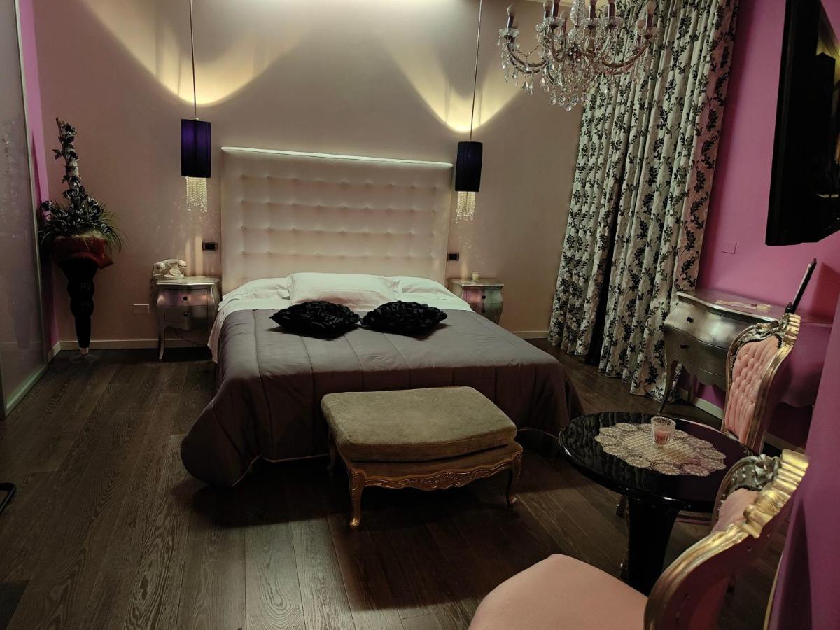 Hotel In - Lounge Room Cazzago  Екстериор снимка