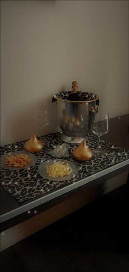 Hotel In - Lounge Room Cazzago  Екстериор снимка