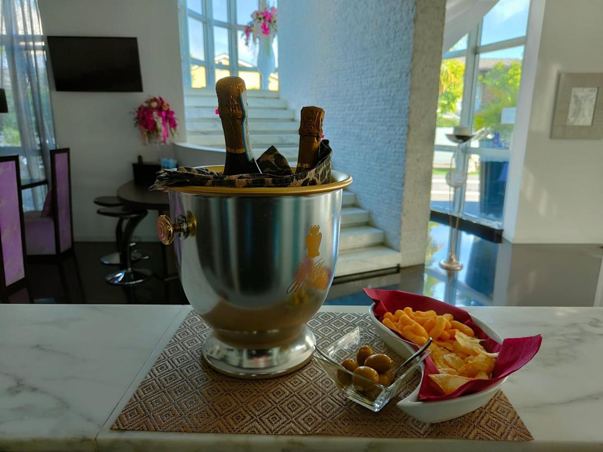 Hotel In - Lounge Room Cazzago  Екстериор снимка