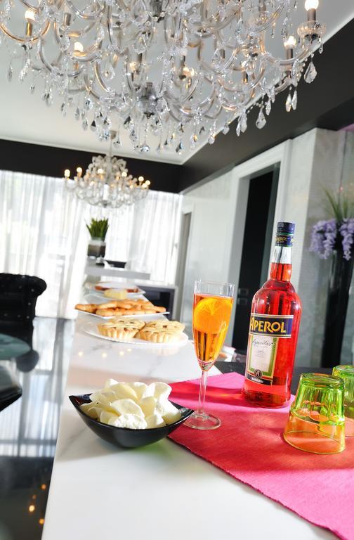 Hotel In - Lounge Room Cazzago  Екстериор снимка