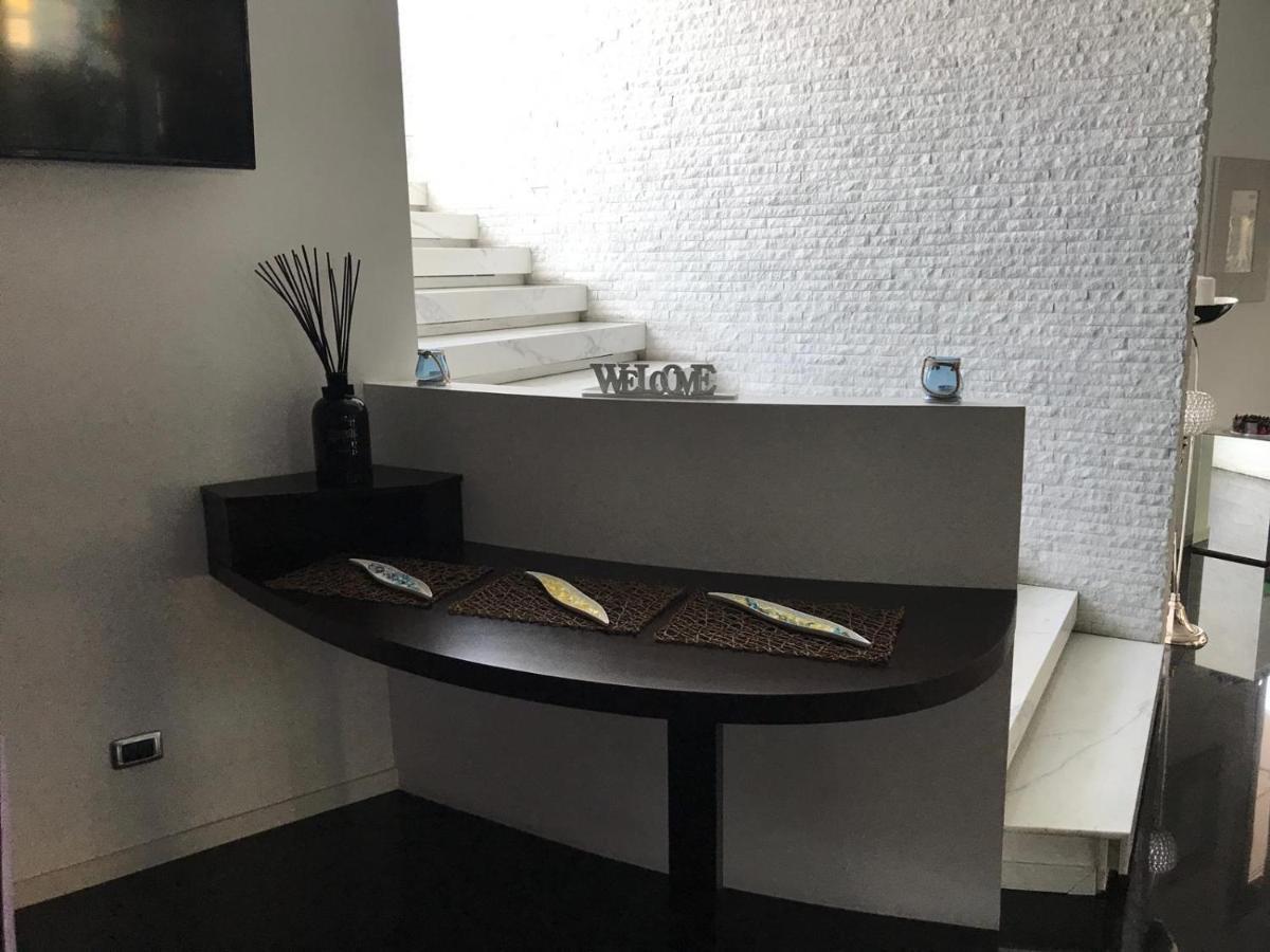 Hotel In - Lounge Room Cazzago  Екстериор снимка